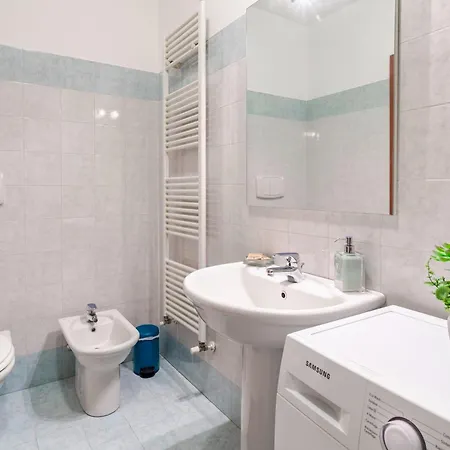 2 Minuti Dalla Stazione - Comfort & Design Appartamento