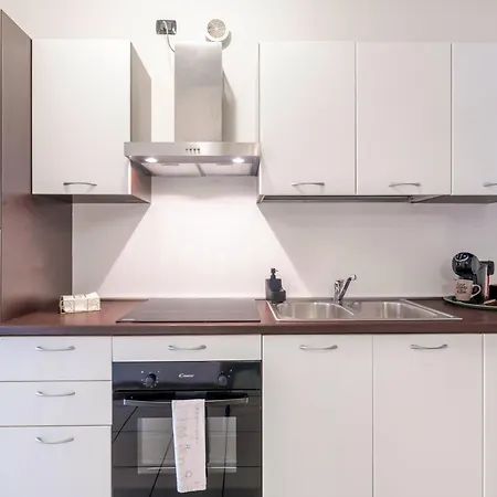 2 Minuti Dalla Stazione - Comfort & Design Appartement